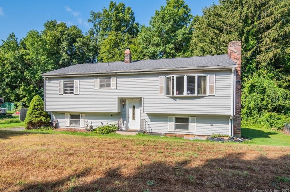 112 Wynwood Dr, Northville, CT 06776-4231
