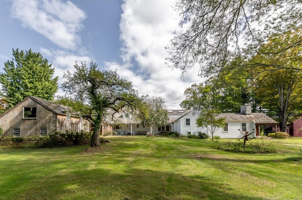 63 Judson Ave, Woodbury, CT 06798