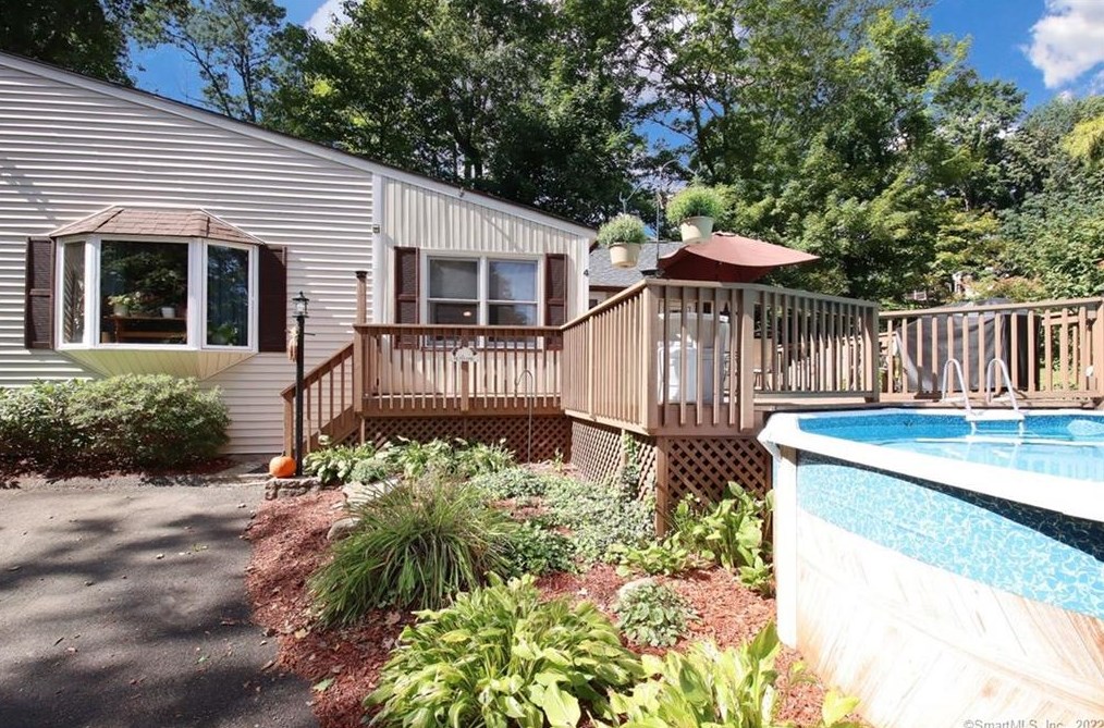4 Mazur Dr, Danbury, CT 06811-3824