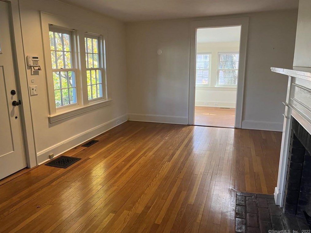 52 Washington Ave, Westport CT  06880-2548 exterior