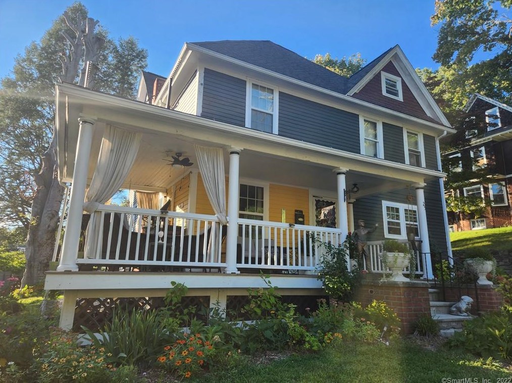 25 Seward St, Putnam, CT 06260