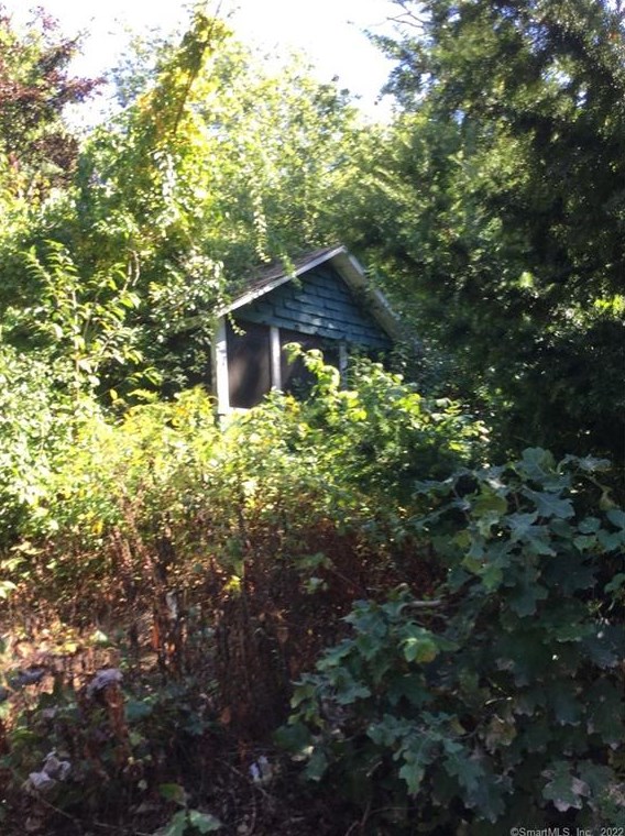 141 Lake Dr, Chesterfield, CT 06370-1014