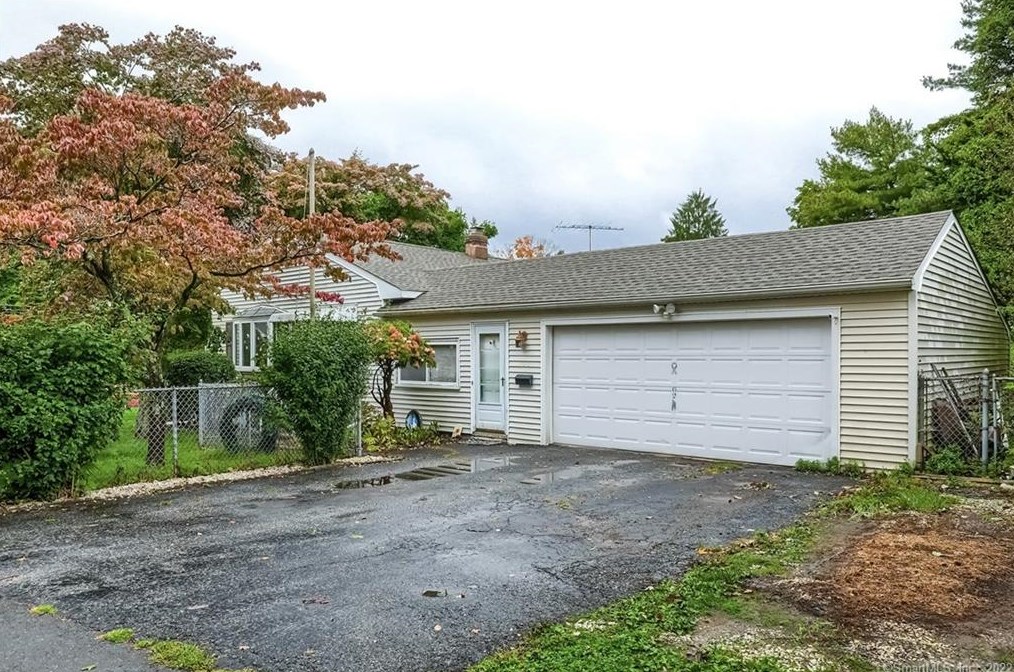 960 Jennings Rd, Fairfield, CT 06824-4630