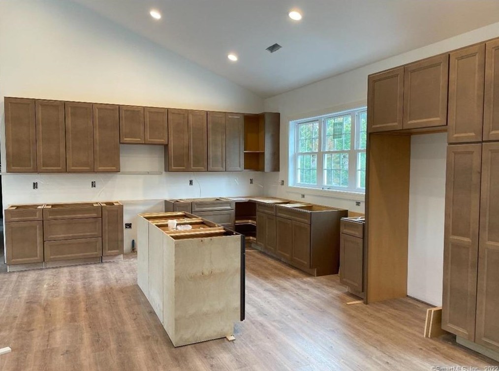 39 Pine View Ct, Terryville, CT 06786