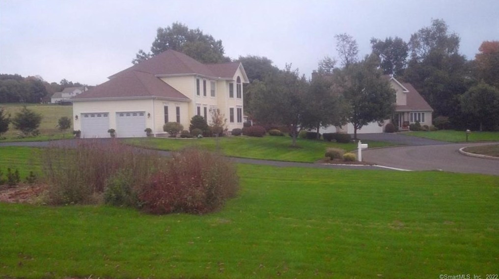 100 Deming St, Hartford CT  06111-4622 exterior