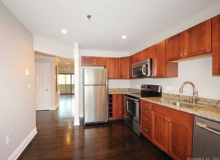 8 Oakwood Ave #a4, Norwalk, CT 06850