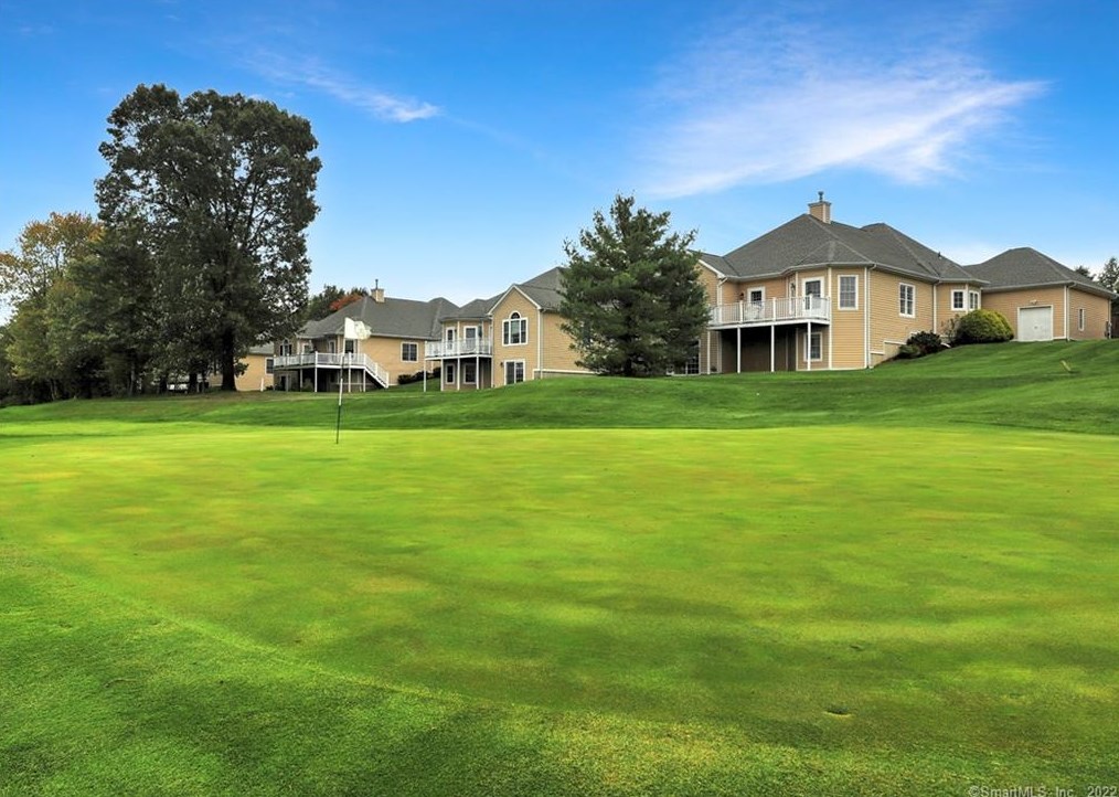4 Mulligan Dr #4, Wallingford, CT 06492