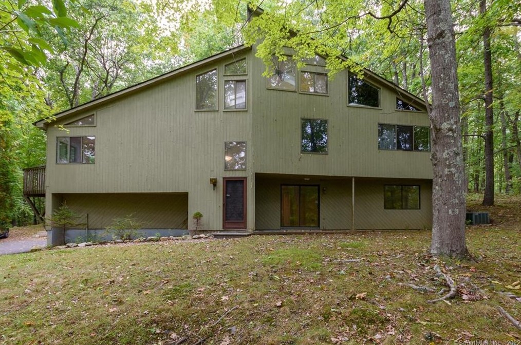 32 Old Bethel Rd, Newtown, CT 06470-1407