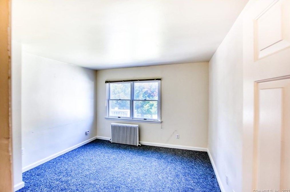 564 River Rd, Cos Cob CT  06807-1905 exterior