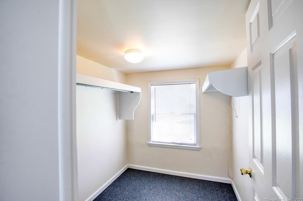 564 River Rd, Cos Cob CT  06807-1905 exterior