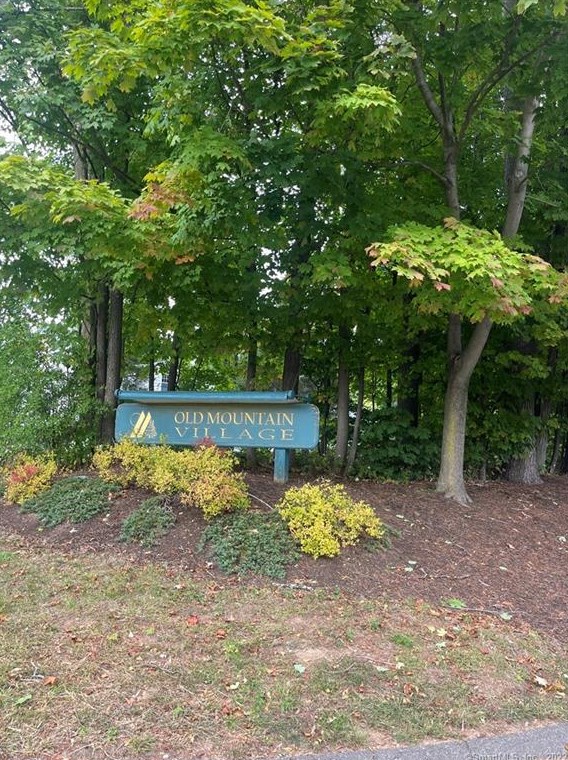 43 Timberline Dr, Farmington CT  06032-1745 exterior