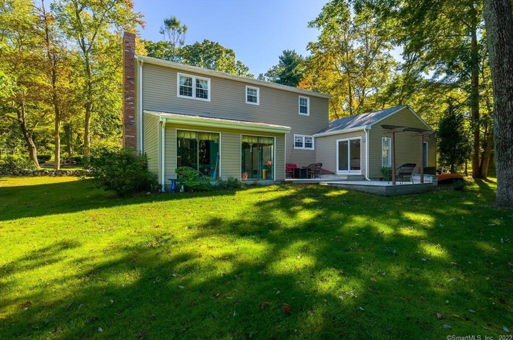 53 Colleen St, Killingly, CT 06239