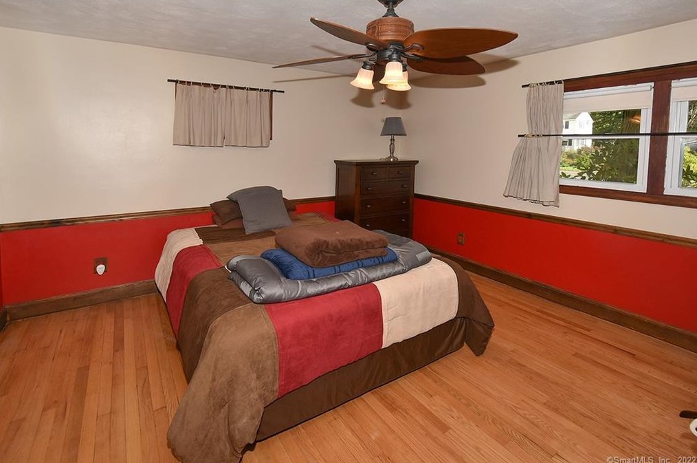 1059 East St, Suffield CT  06078-1366 exterior