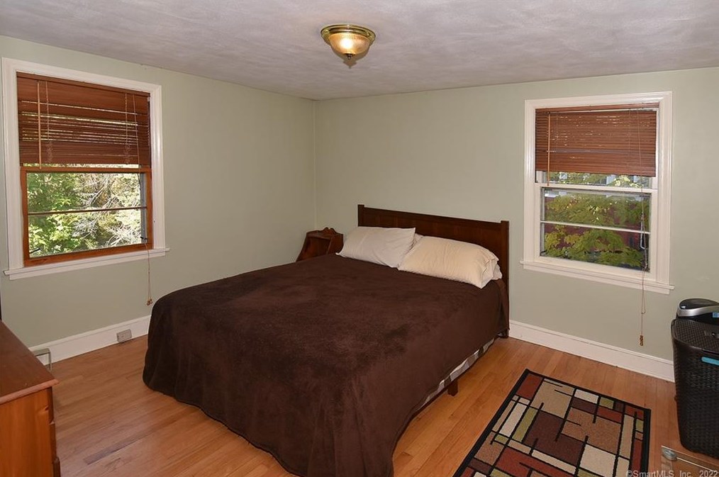 1059 East St, Suffield CT  06078-1366 exterior