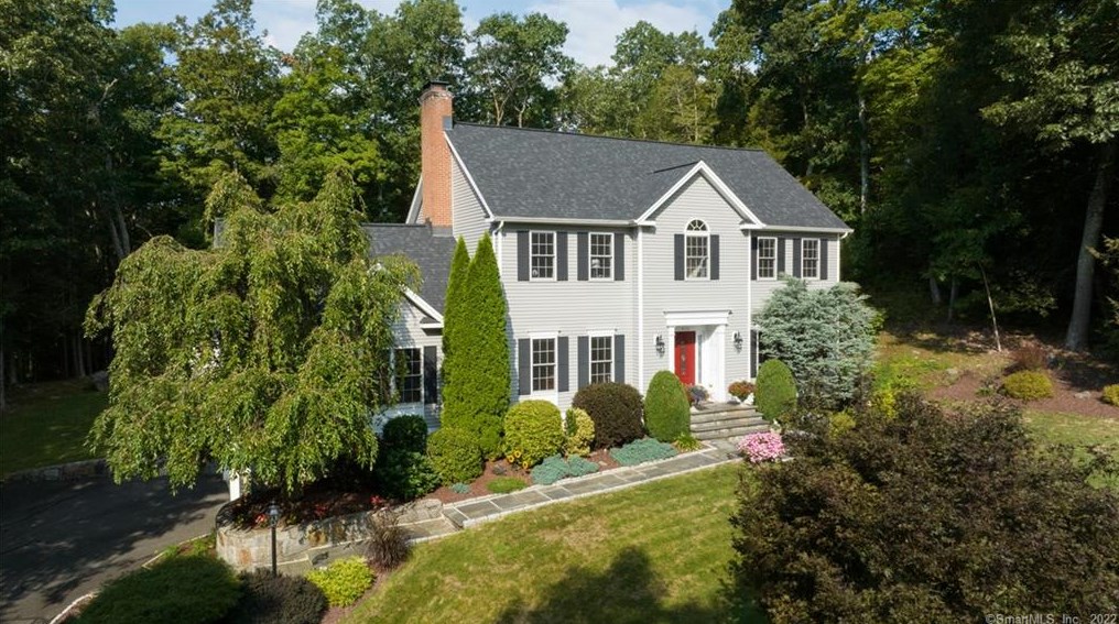 616 Roxbury Rd, Southbury, CT 06488