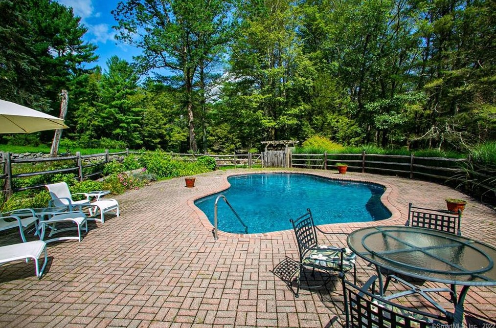 38 Pierce Ln, Cornwall, CT 06796