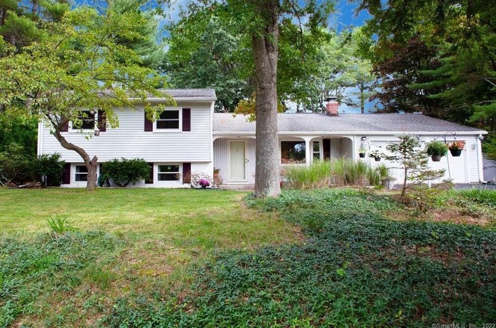 62 Brentwood Dr, Avon, CT 06001-3409