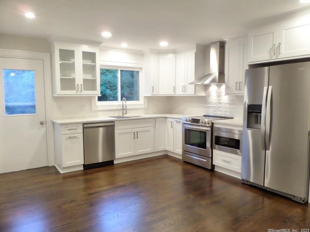 112 School St Unit 112, Fairfield, CT