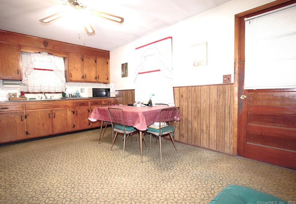 98 Fairview St, Milford, CT 06460