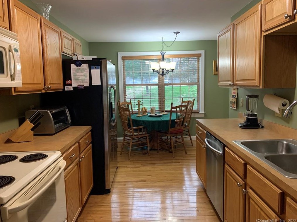64 Scotch Cap Rd #125, Quaker Hill, CT 06375