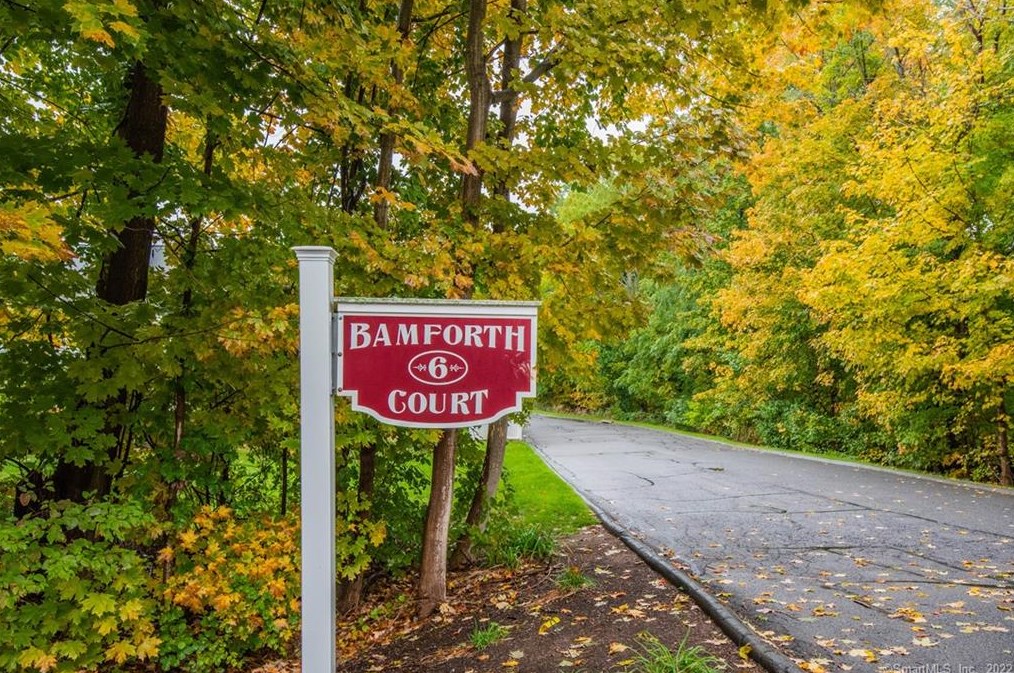 6 Bamforth Rd, Vernon CT  06066-5123 exterior