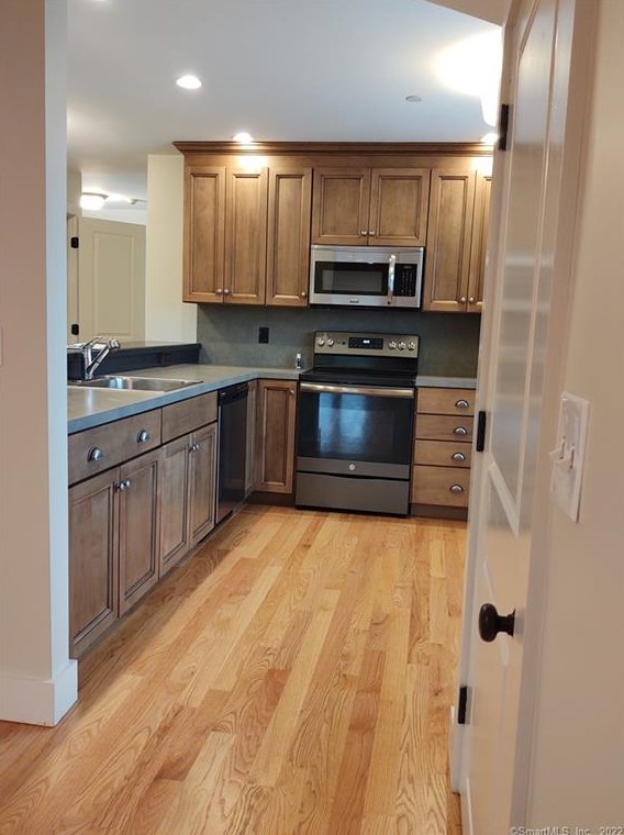 90 Wall St #300, Madison, CT 06443