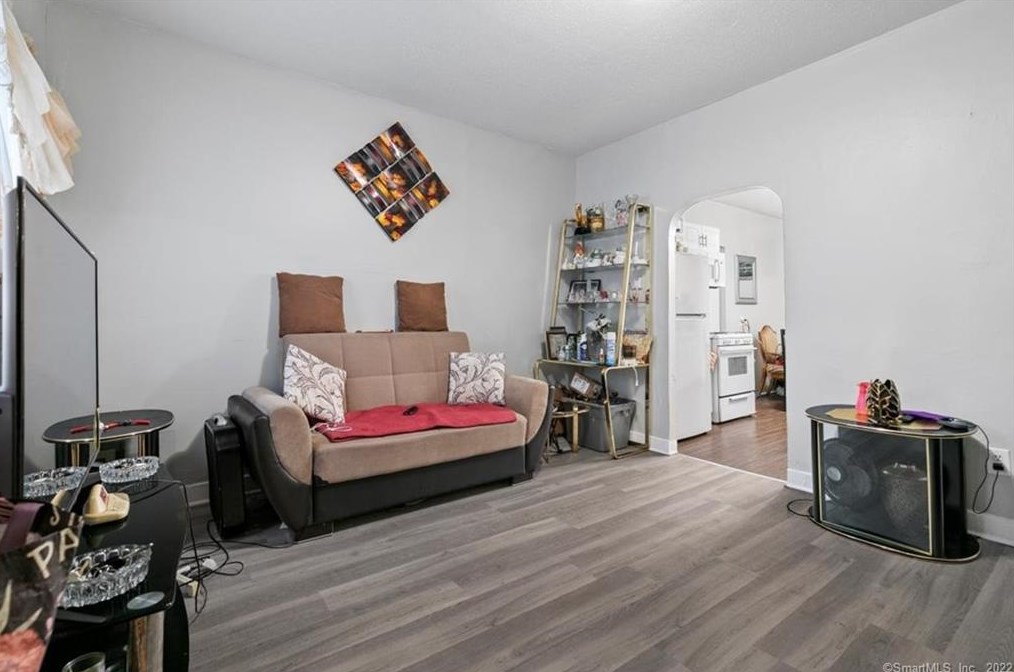 133 Portsea St, New Haven CT 06519-2238 exterior