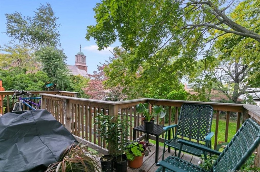 133 Portsea St, New Haven CT 06519-2238 exterior