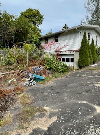 61 Forest St, Union City CT  06770-3477 exterior