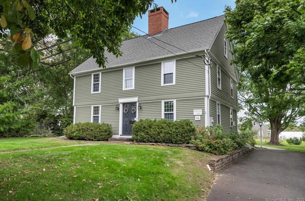 64 West St, Cromwell, CT 06416-2155