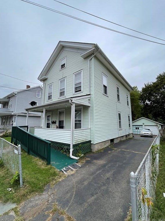 16 Hickory St, Meriden, CT 06451-3003