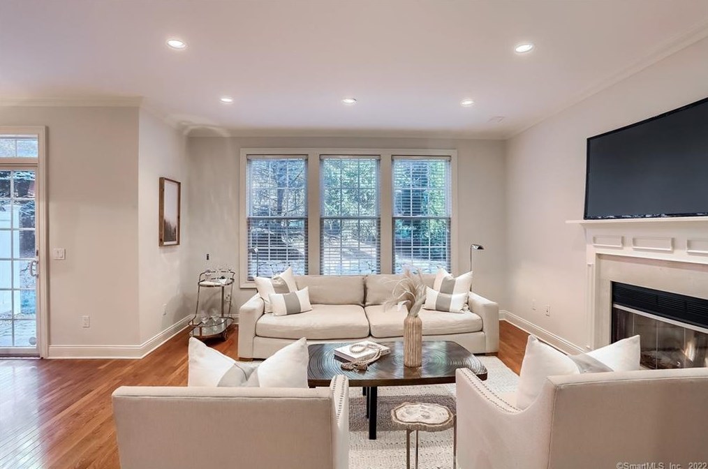 5 Terra Nova Cir, Westport CT 06880-4749 exterior