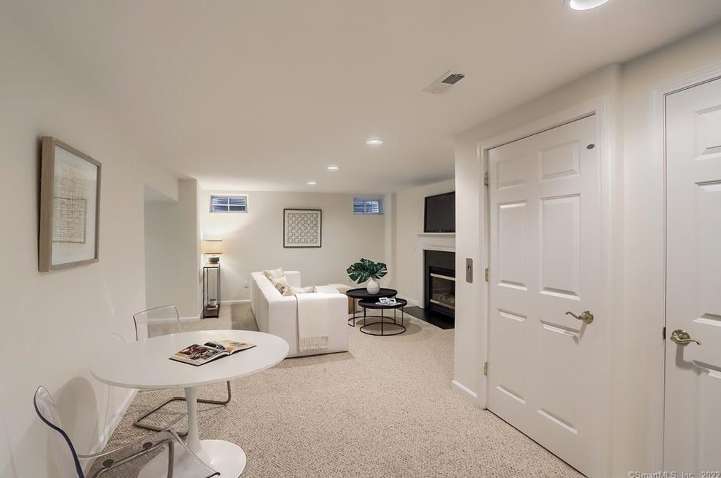 5 Terra Nova Cir, Westport CT 06880-4749 exterior