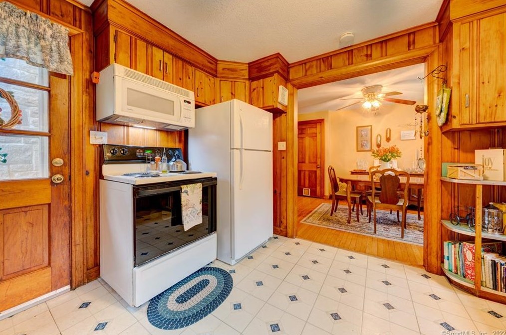 213 Route 66, Columbia CT  06237-1420 exterior