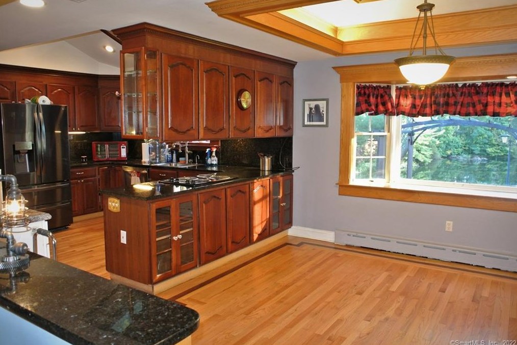 77 Woodfield Rd, New-Haven, CT 06525 exterior