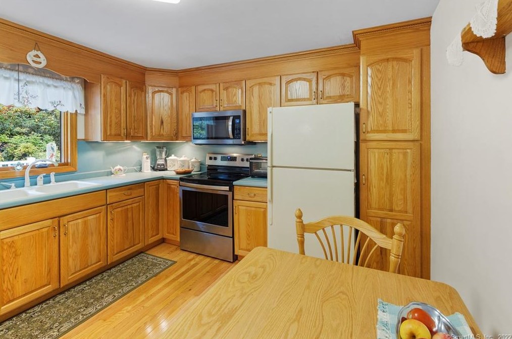 204 Metcalf Rd, Tolland CT 06084-3756 exterior