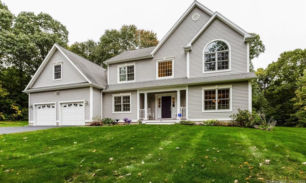 10 Mint Brook Ln, Amston, CT 06231