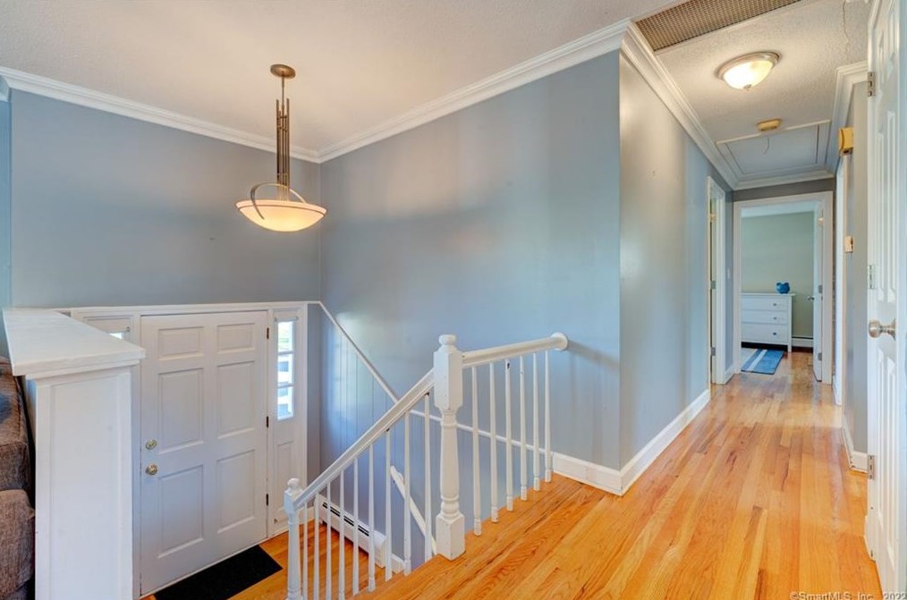 161 School House Rd, Hartford CT 06111-4033 exterior