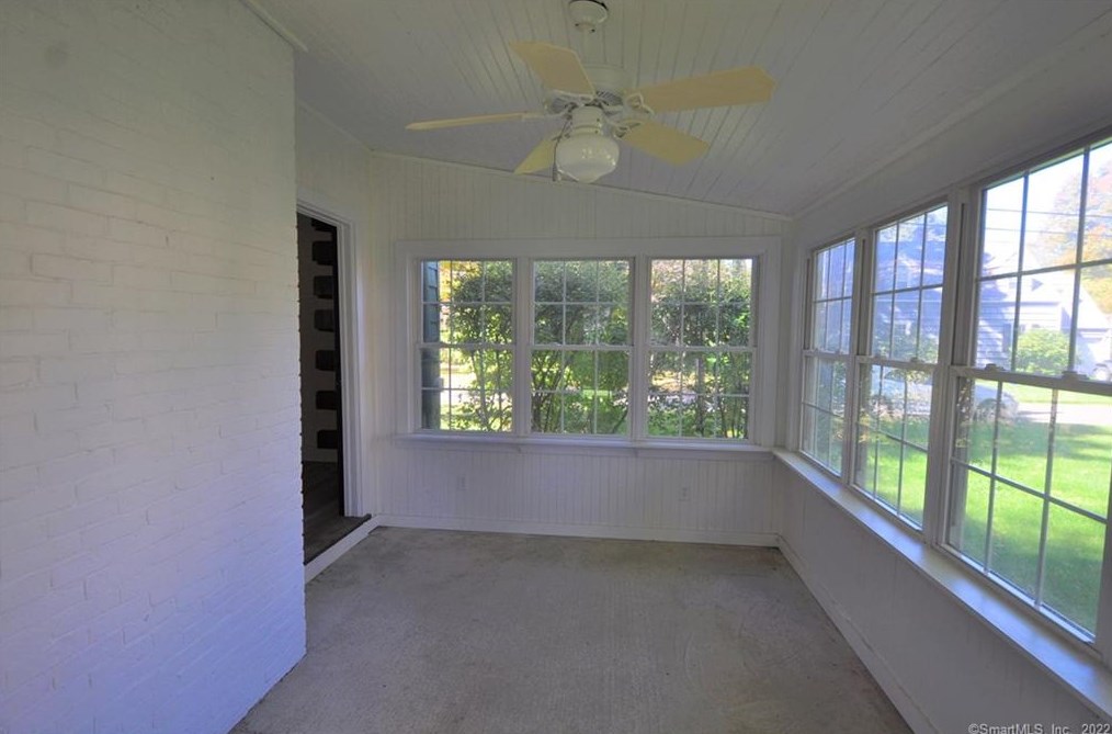 31 Edwards St, Guilford CT  06437-2118 exterior