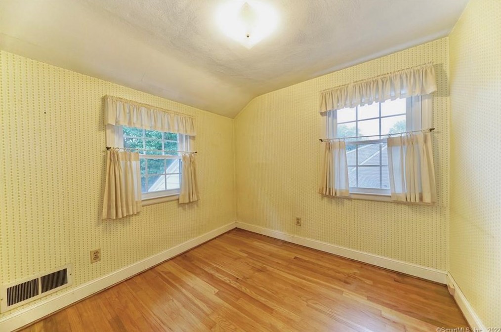 69 Burnbrook Rd, Hartford CT 06118-2009 exterior