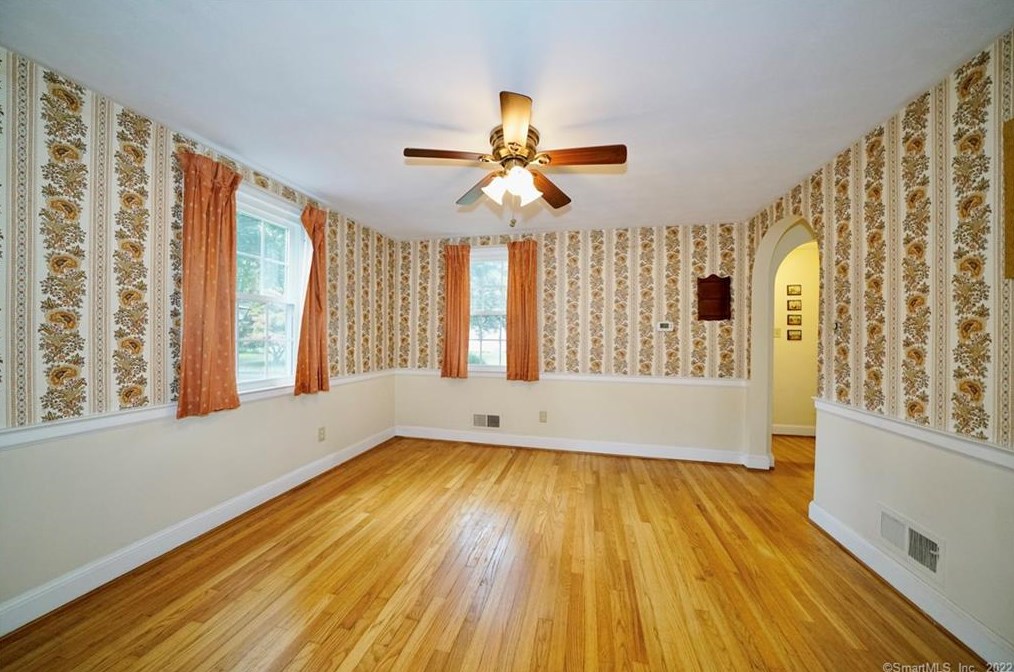 69 Burnbrook Rd, Hartford CT 06118-2009 exterior