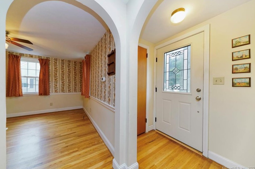 69 Burnbrook Rd, Hartford CT 06118-2009 exterior