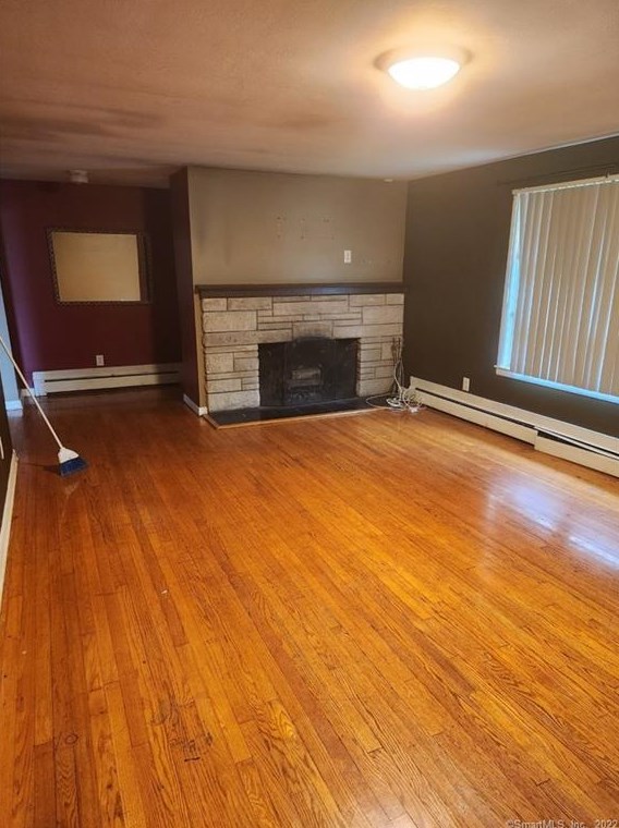 948 Old Colony Rd, Meriden, CT 06451