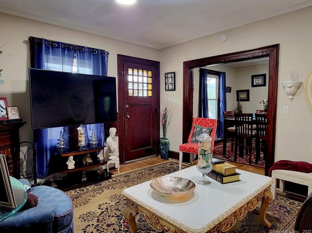 69 Tudor St, Waterbury, CT 06704