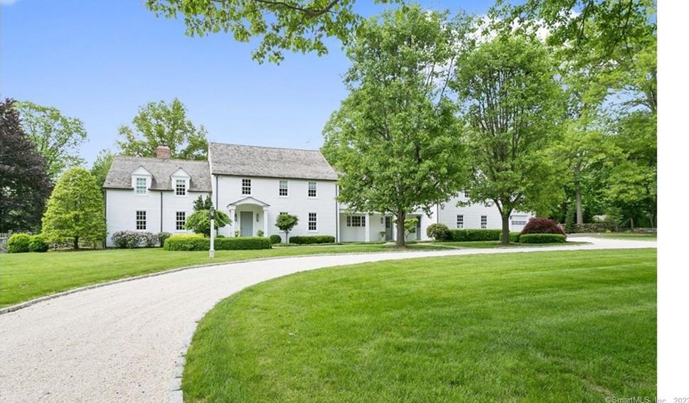 100 Cherry Ln, Fairfield, CT 06824 exterior