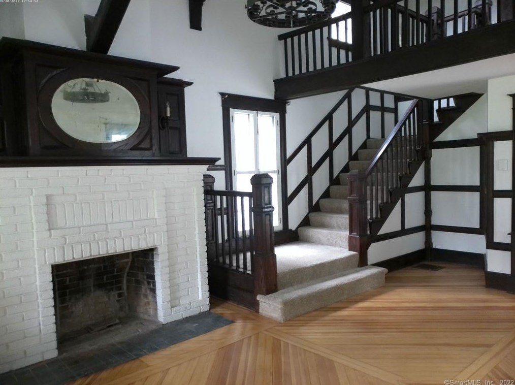 145 Brooksvale Rd, Cheshire CT  06410-3334 exterior