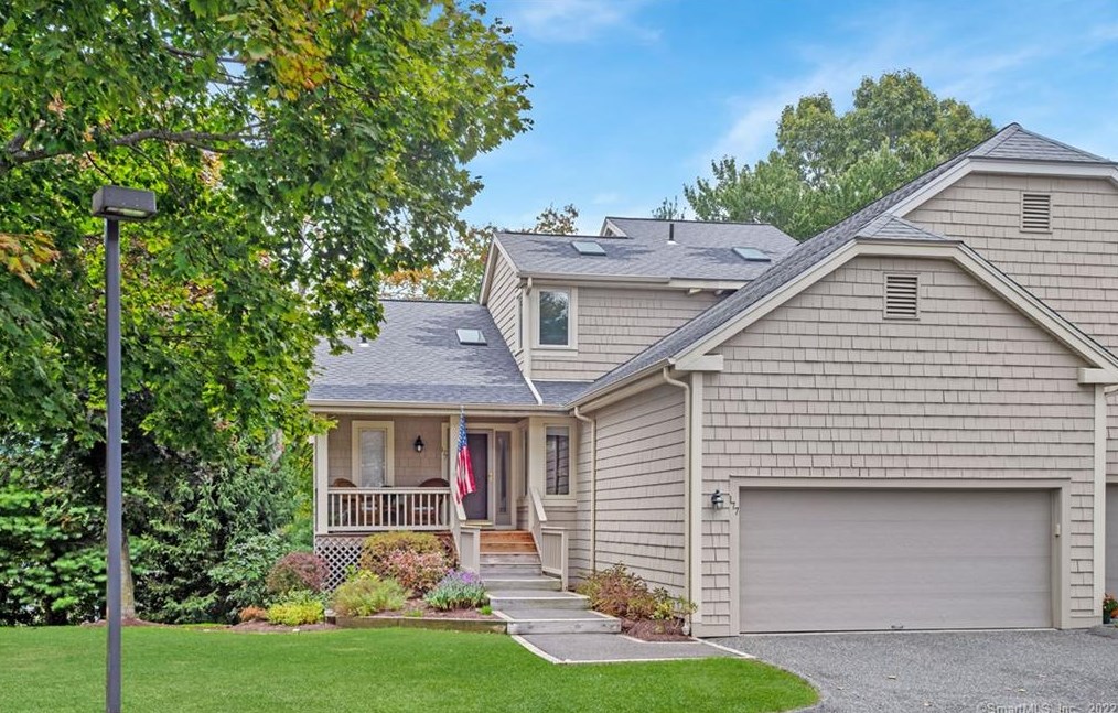 12 Boulevard Dr #177, Danbury, CT 06810