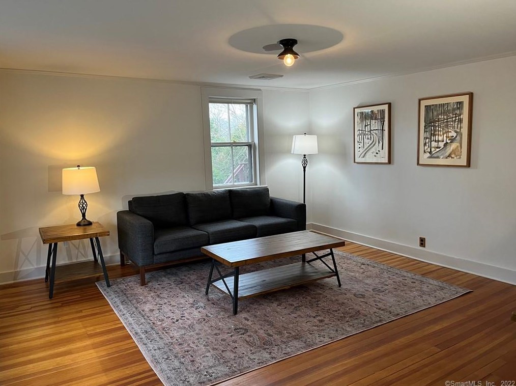 25 W Main St, West Woods, CT 06069