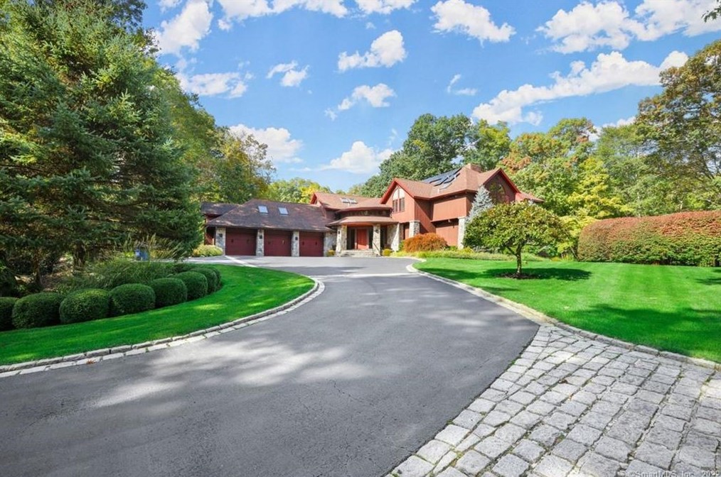 93 Graenest Ridge Rd, Wilton, CT 06897
