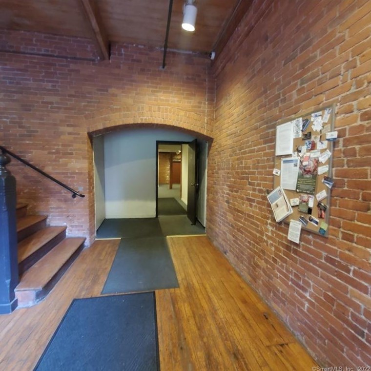 92 Main St #218, Deep River, CT 06417